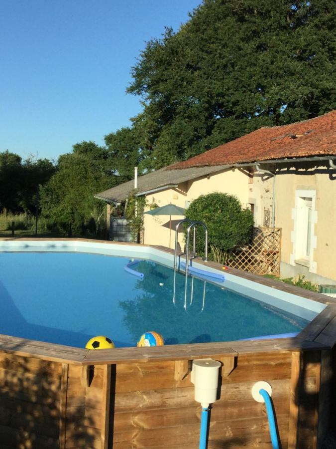فيلا The Little House Mezieres-sur-Issoire المظهر الخارجي الصورة
