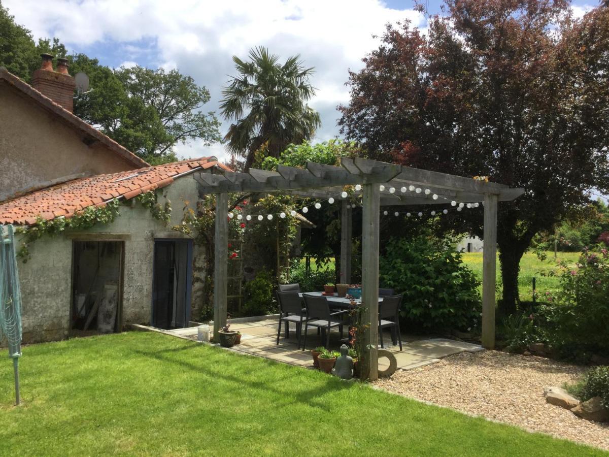 فيلا The Little House Mezieres-sur-Issoire المظهر الخارجي الصورة